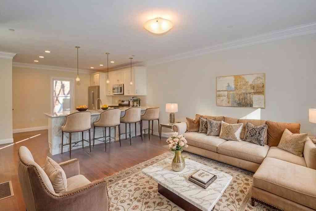 Condo For Rent - 2-10 Tremont Pl #6<br/> Boston, MA 02135