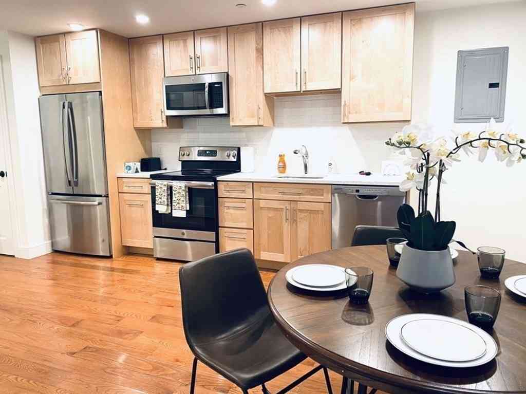 Apartment For Rent - 1776 Beacon Street #B<br/> Brookline, MA 02445