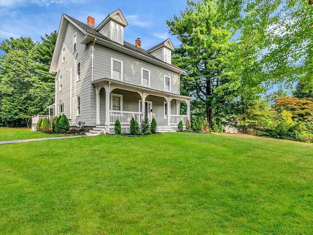 Apartment For Rent - 186 Main St #WHOLE 2 FAM<br/> Wayland, MA 01778