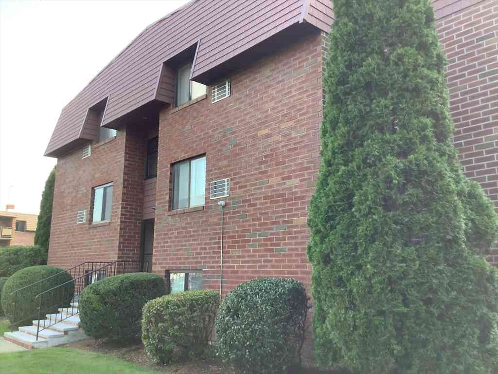 Apartment For Rent - 50 Cambridge Road #208<br/> Woburn, MA 01801