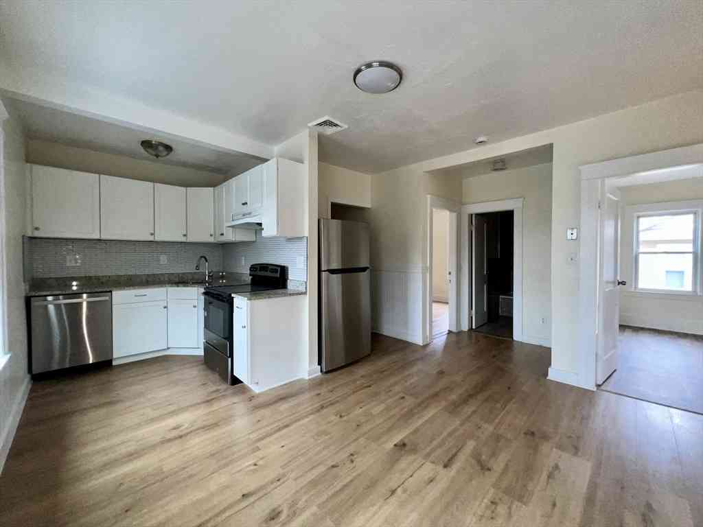 Apartment For Rent - 41 Hooper #3<br/> Worcester, MA 01605