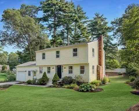 Homes For Sale - 7 Surrey Dr<br/> Plymouth County, Plymouth, MA 02360
