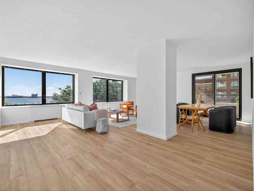 Condo For Rent - 65 East India Row #6F<br/> Boston, MA 02110
