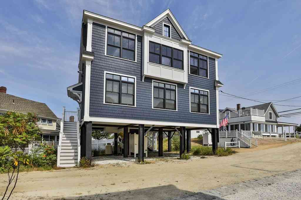 Homes For Rent - 4 18th St<br/> Newbury, MA 01951