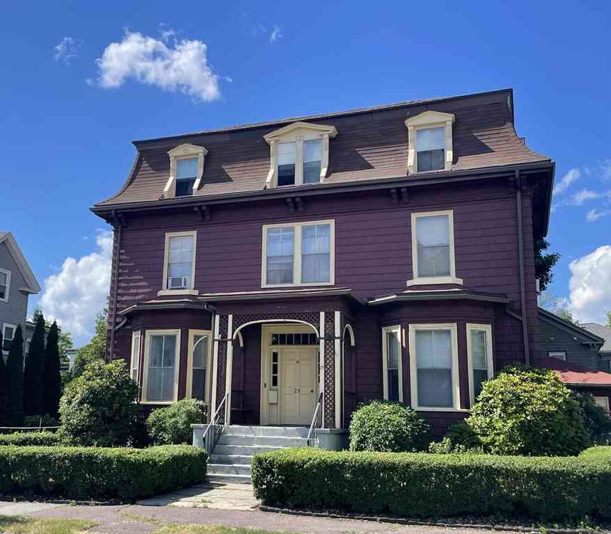 Apartment For Rent - 29 Chestnut St #1<br/> Wakefield, MA 01880
