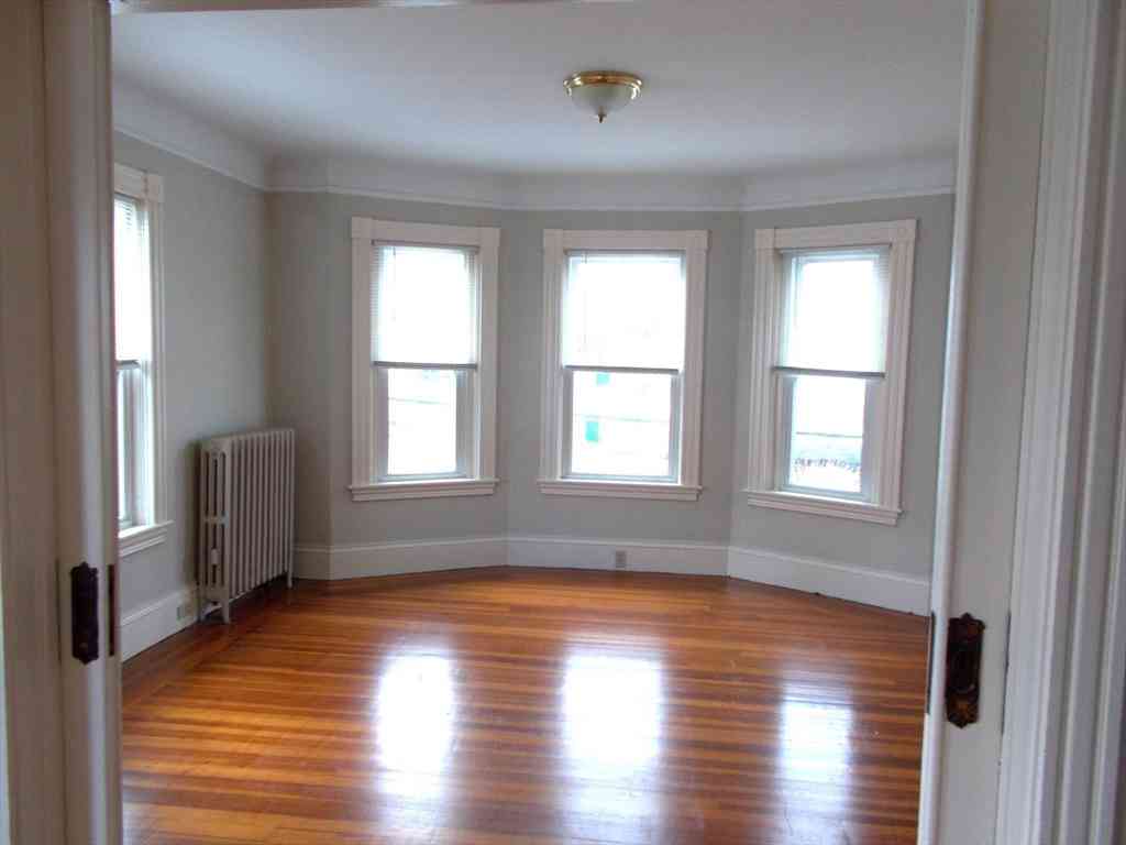 Apartment For Rent - 49 Pine St. #2<br/> Worcester County, Fitchburg, MA 01420