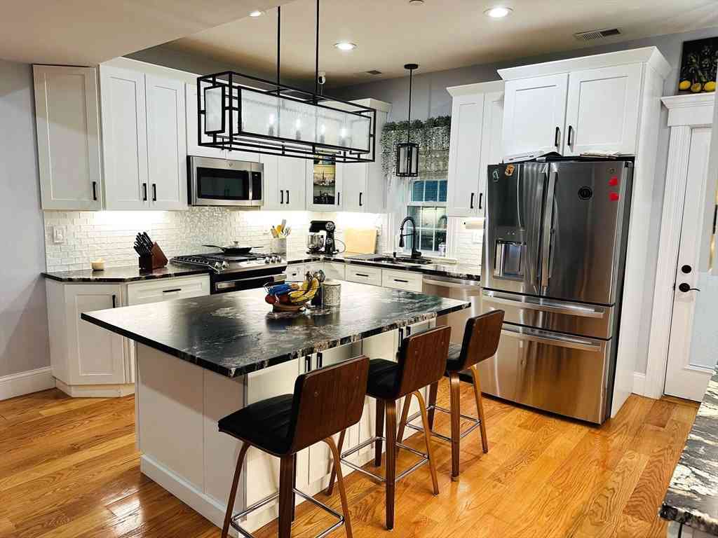 Condo For Rent - 12 S Mason St #5<br/> Salem, MA 01970