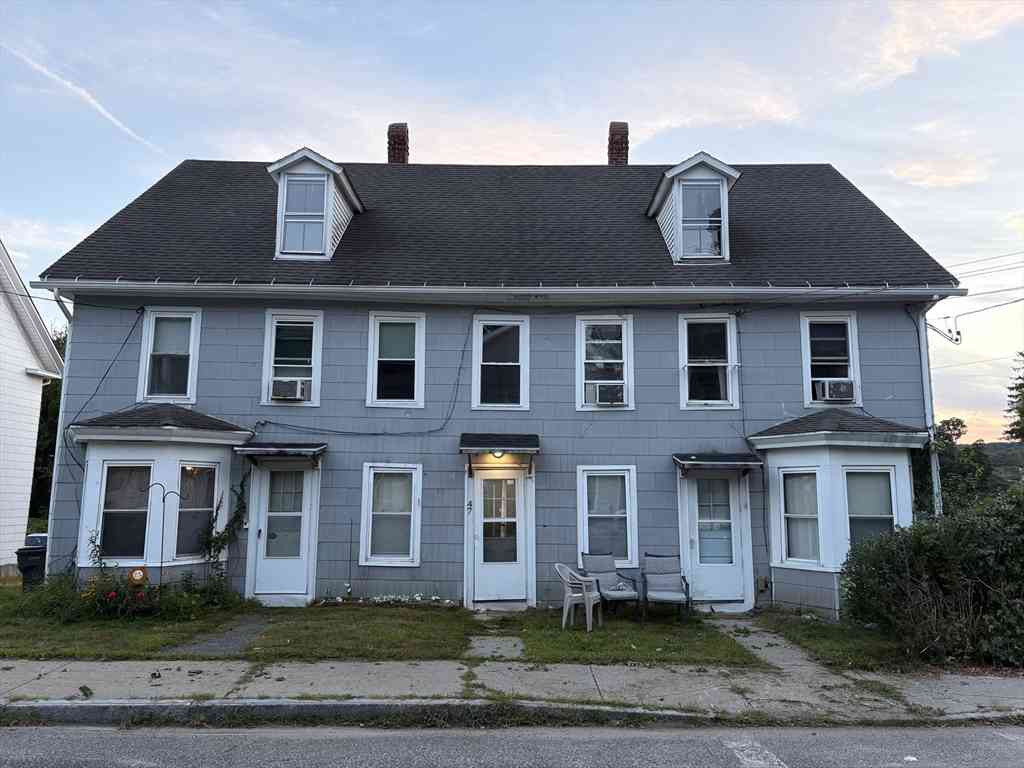 Multifamily For Rent - 47 North St<br/> Warren, MA 01083