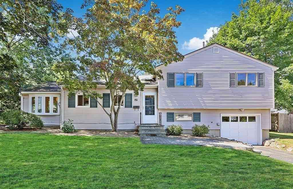 Homes For Sale - 8 Oakvale Rd<br/> Middlesex County, Framingham, MA 01701