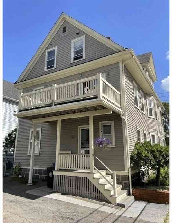 Condo For Rent - 168 Brook Rd #1<br/> Milton, MA 02186
