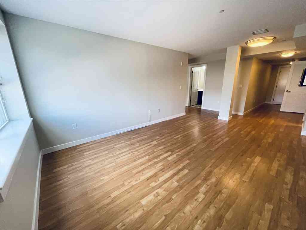 Apartment For Rent - 20 Pond Street #201<br/> Braintree, MA 02184
