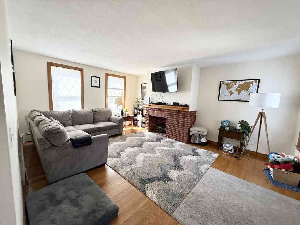 Apartment For Rent - 920 East 4th St #2<br/> Boston, MA 02127