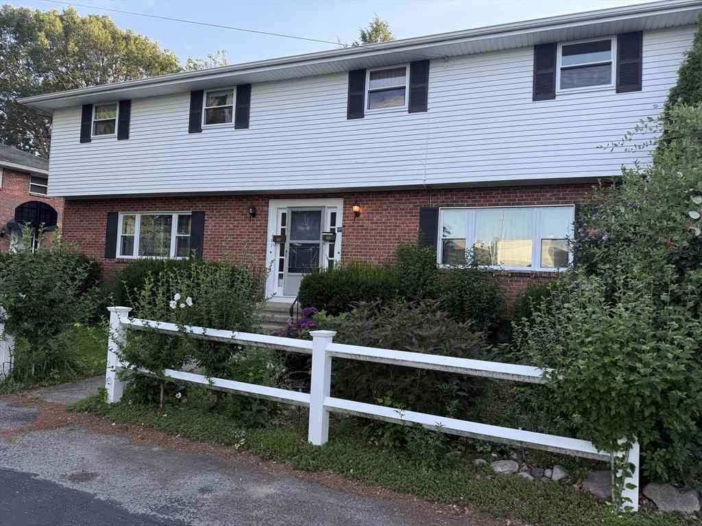 Condo For Rent - 99 Gould Street #99<br/> Needham, MA 02492