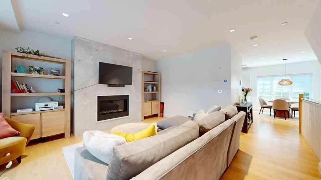 Condo For Rent - 21 Crowninshield Rd #17<br/> Brookline, MA 02446