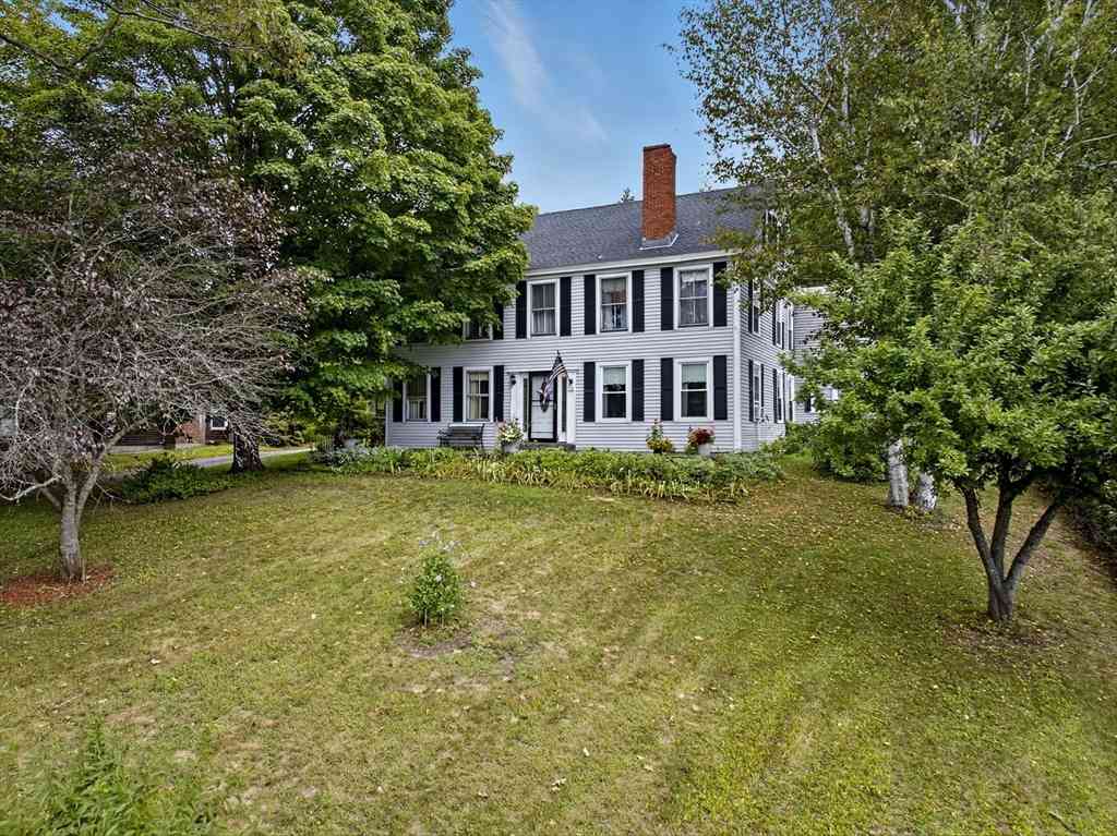 Multifamily For Rent - 5 Circle St<br/> Templeton, MA 01436