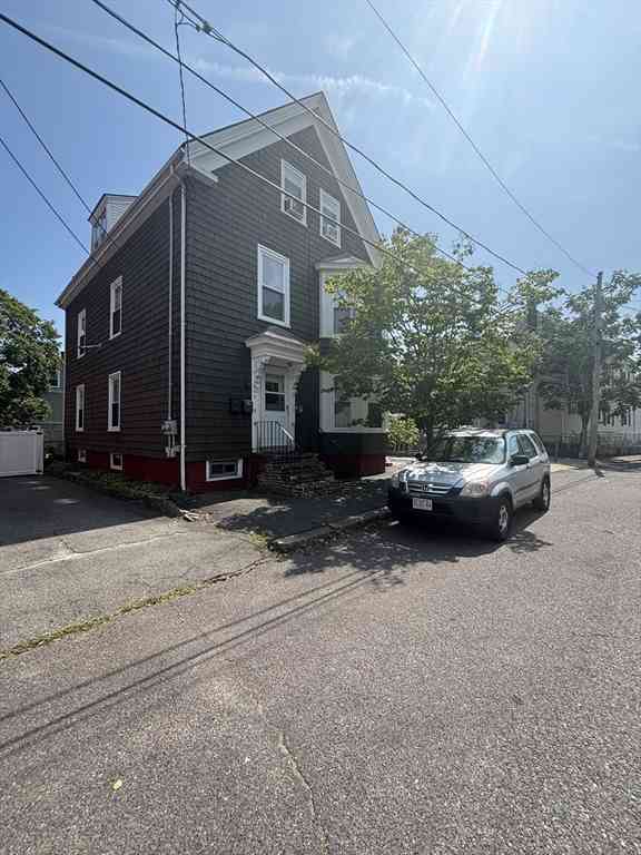 Apartment For Rent - 9 Cushing St #3<br/> Salem, MA 01970