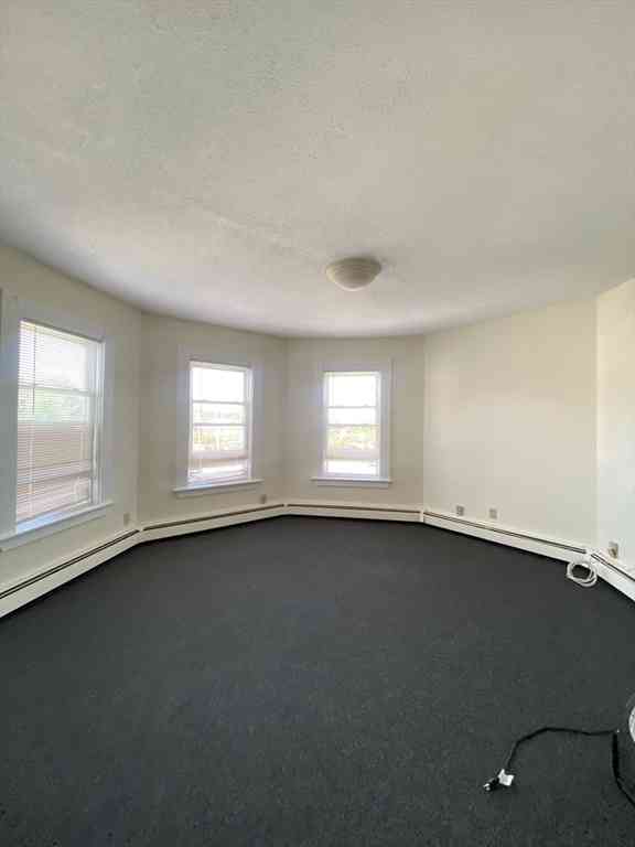 Apartment For Rent - 381 Broadway #2<br/> Lynn, MA 01904