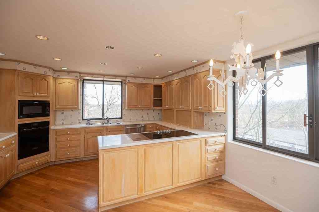 Apartment For Rent - 406 Paradise Rd #3F<br/> Swampscott, MA 01907