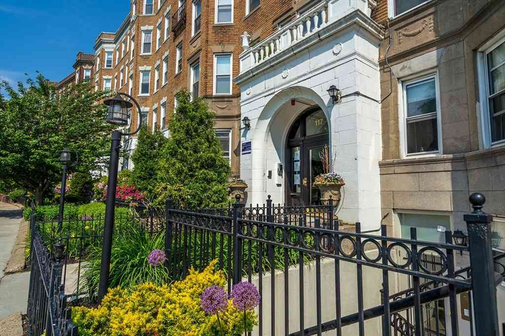 Apartment For Rent - 117 Park Dr #D<br/> Boston, MA 02215
