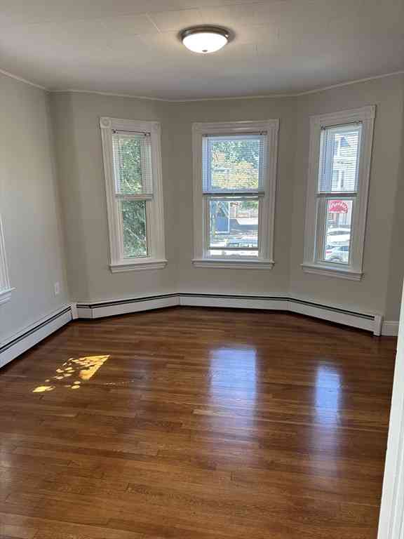 Apartment For Rent - 5 Hawthorne Blvd #2<br/> Salem, MA 01970