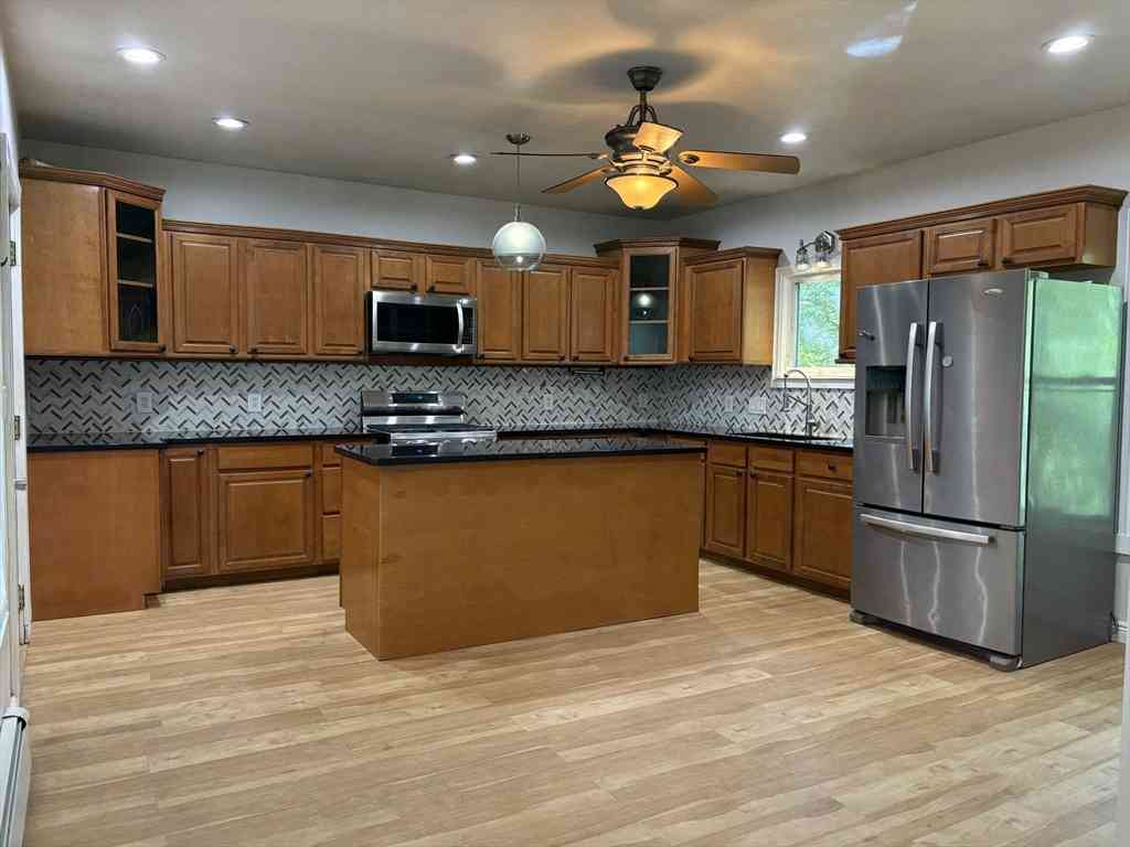 Apartment For Rent - 2 Chapel #1<br/> Pepperell, MA 01463