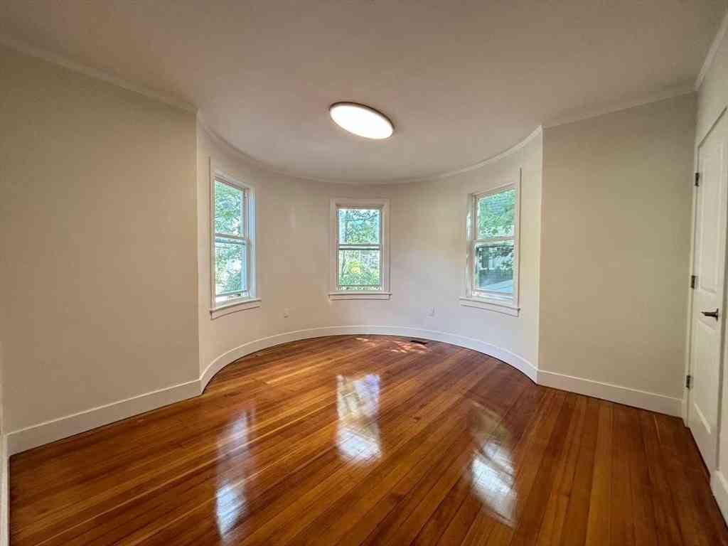 Apartment For Rent - 391 Linwood Ave #1<br/> Newton, MA 02460