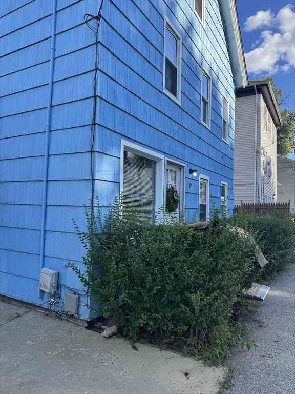 Multifamily For Rent - 17 Thenius St<br/> Worcester, MA 01607