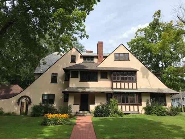 Condo For Rent - 19 Homestead Rd #1<br/> Wellesley, MA 02482