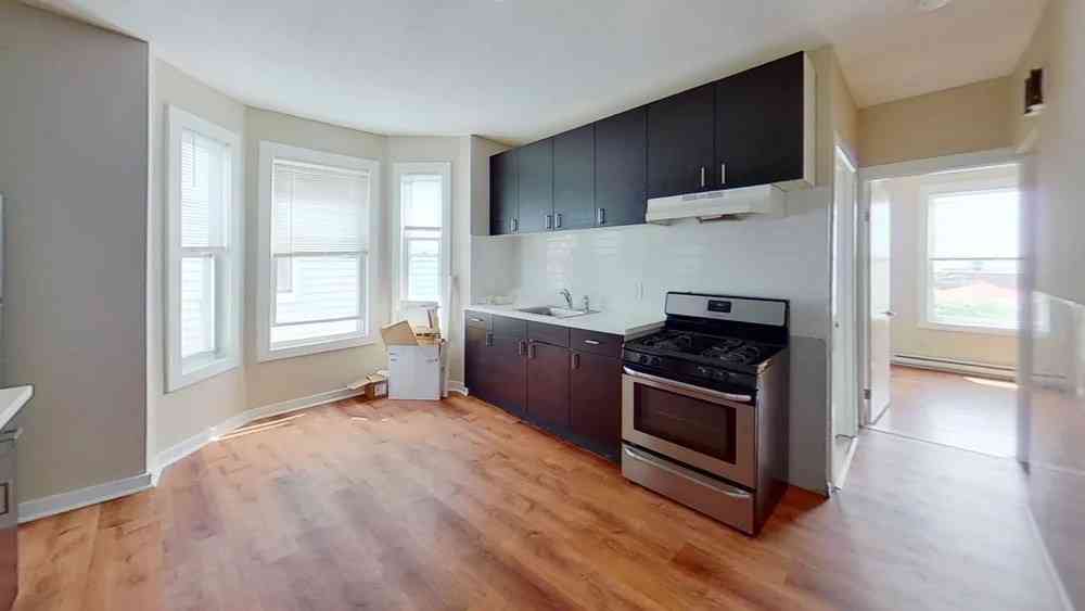 Apartment For Rent - 121 George St. #2<br/> Boston, MA 02119