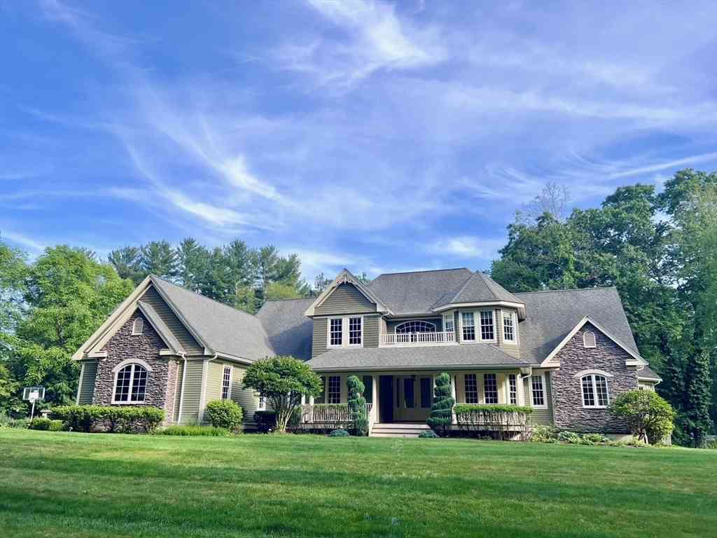 Homes For Sale - 19 Whippoorwill Lane<br/> Middlesex County, Concord, MA 01742