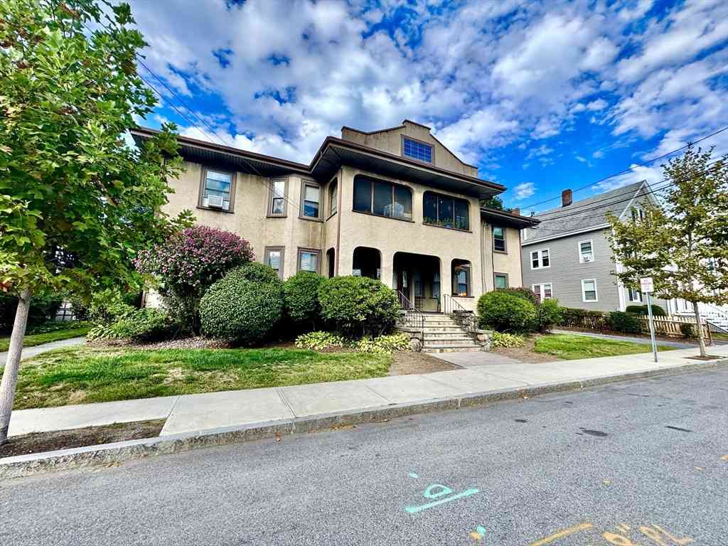 Apartment For Rent - 80 Myrtle St #1<br/> Waltham, MA 02453