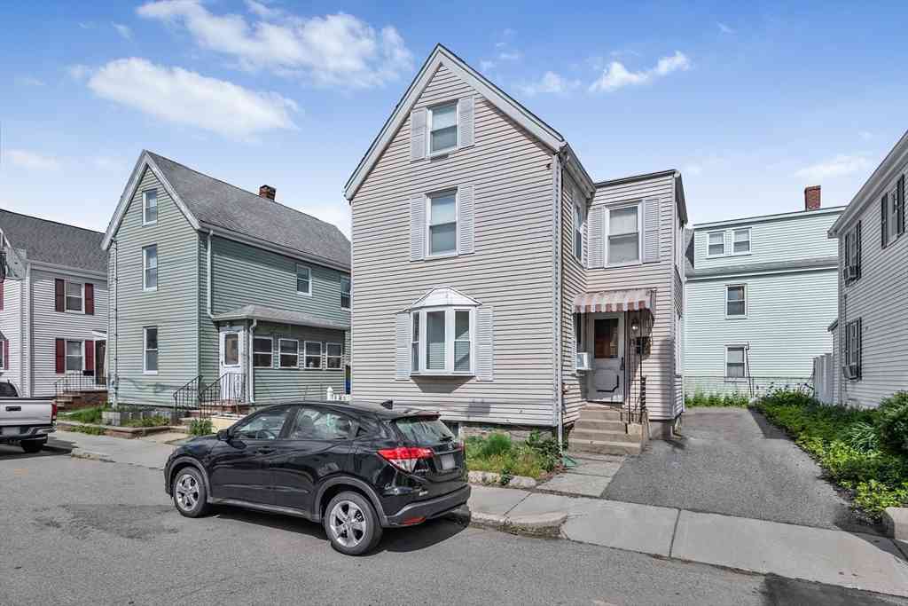 Homes For Rent - 11 Murphy Ct<br/> Newton, MA 02458