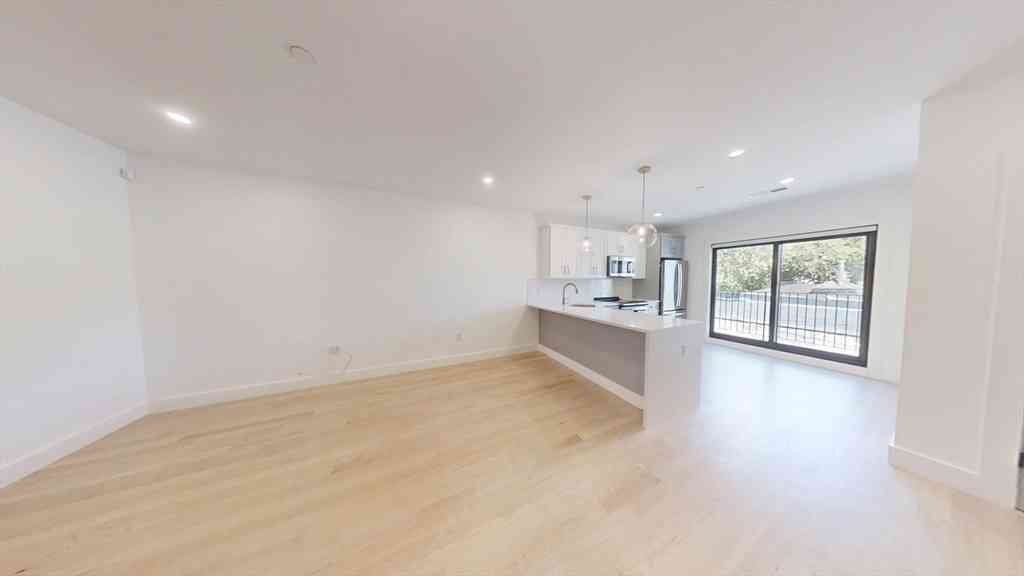 Condo For Rent - 52 Withington St #7<br/> Boston, MA 02124
