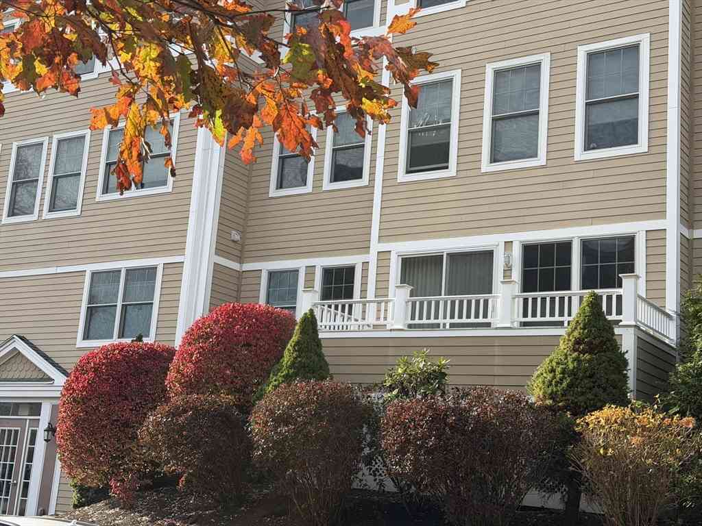 Condo For Rent - 11 Cheriton Rd #107<br/> Boston, MA 02132