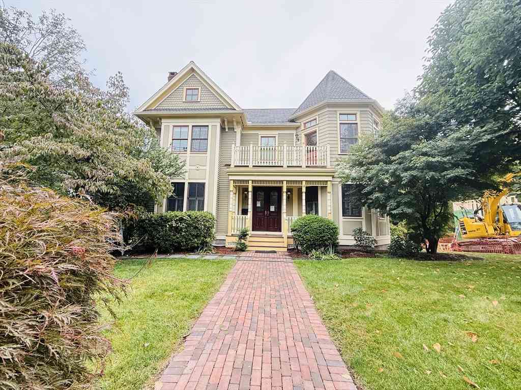 Homes For Rent - 176 Waltham Street<br/> Lexington, MA 02421