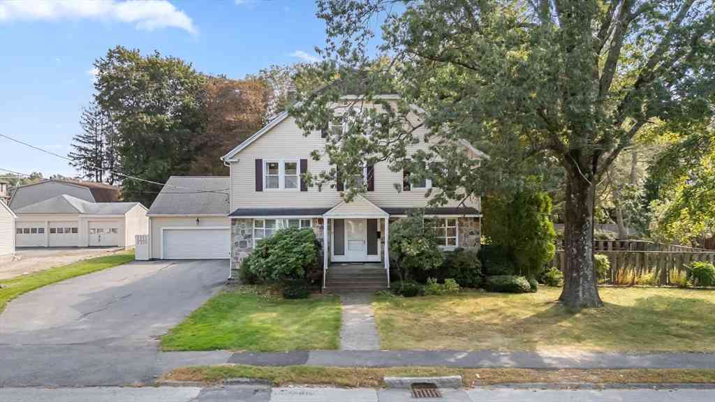 Homes For Sale - 31 Oak St<br/> Worcester County, Shrewsbury, MA 01545