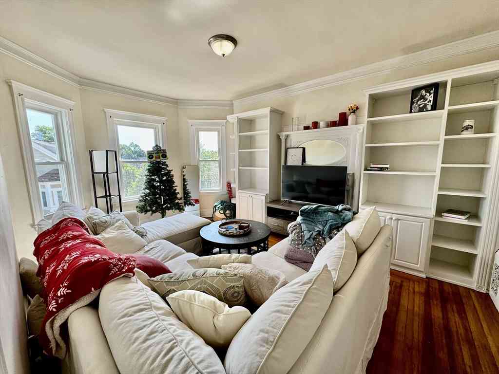 Apartment For Rent - 11 Wainwright St #3<br/> Boston, MA 02124