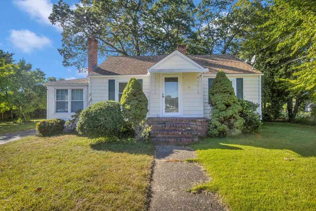 Homes For Sale - 74 Woodstock St<br/> Chicopee, MA 01020