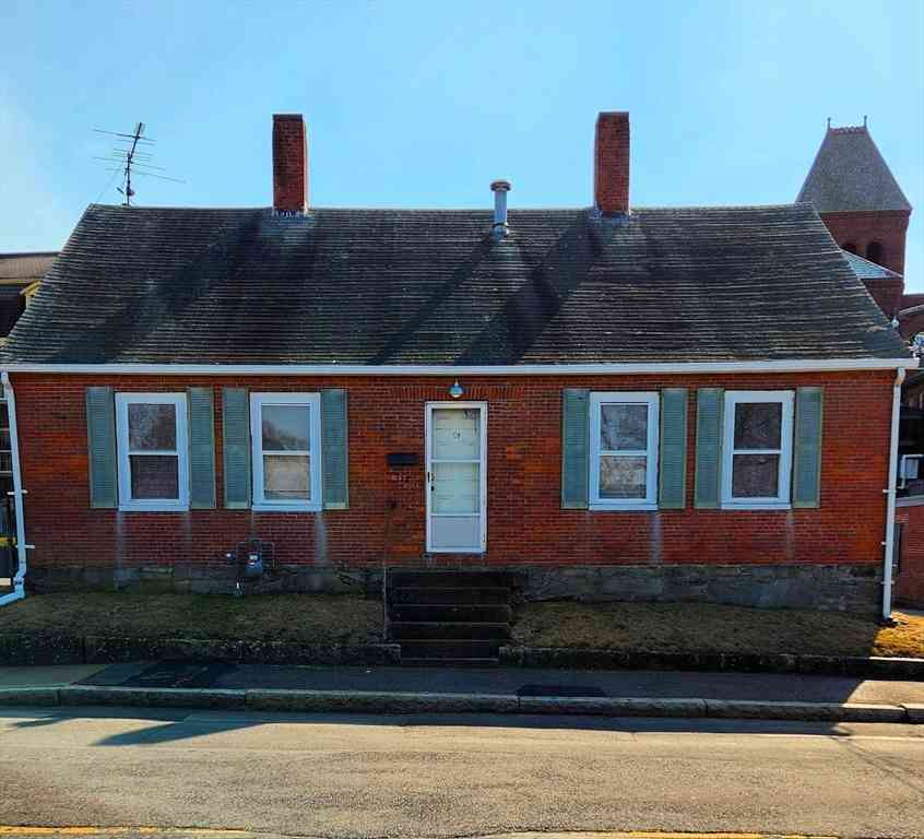 Apartment For Rent - 128 West Britannia #1<br/> Taunton, MA 02780