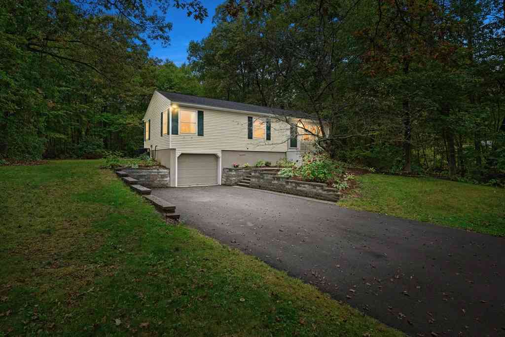 Homes For Sale - 12 Alstead Path<br/> Worcester County, Millbury, MA 01527