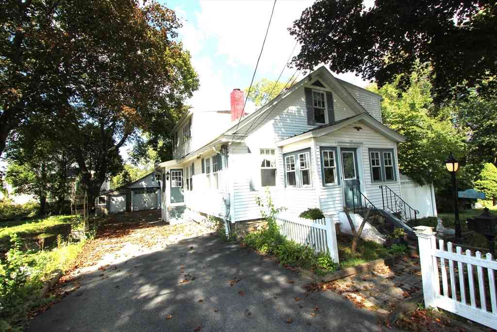 Homes For Sale - 25 Crawford St<br/> Worcester County, Worcester, MA 01604