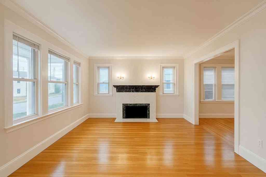 Condo For Rent - 6 Oxford Avenue #SIX<br/> Belmont, MA 02478