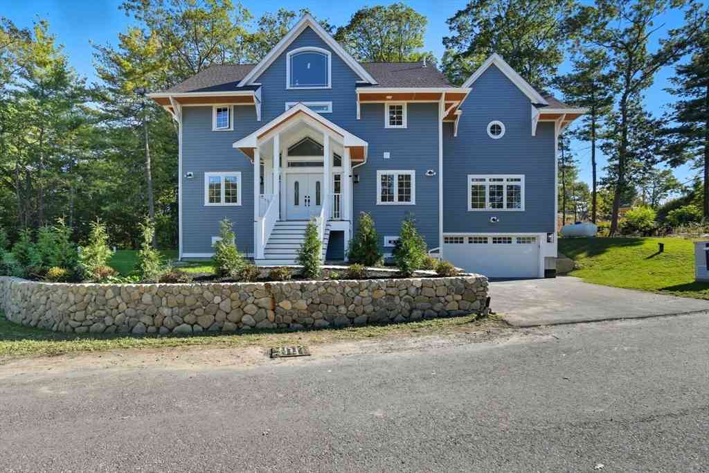 Homes For Sale - 9 Lovis Ave<br/> Middlesex County, Wakefield, MA 01880