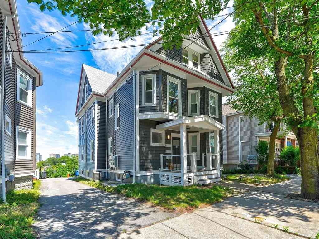 Apartment For Rent - 285 Medford St #2<br/> Somerville, MA 02143