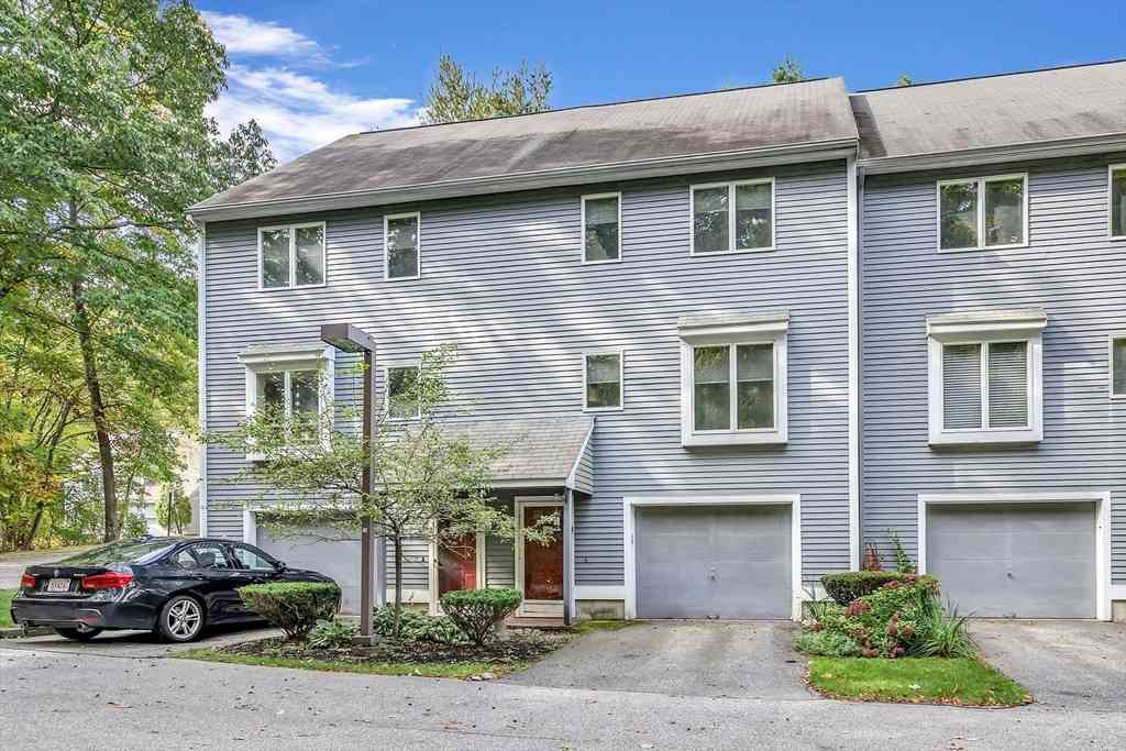 Condo For Sale - 4 Country Meadow Rd #4<br/> Haverhill, MA 01832