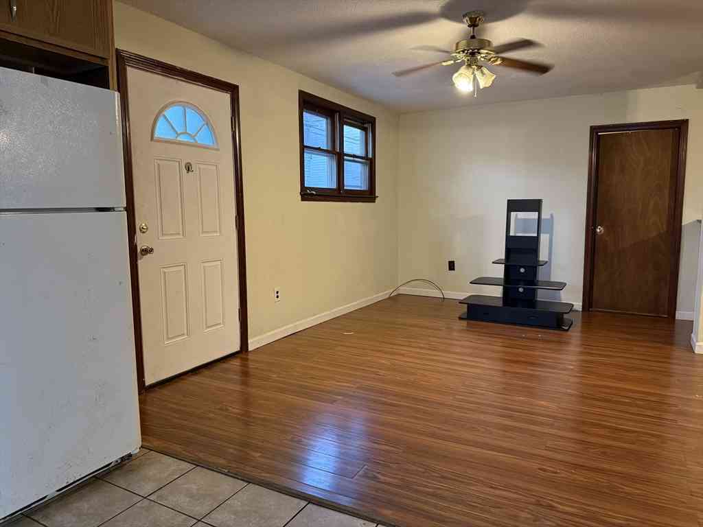 Apartment For Rent - 163 Warren #1<br/> Fall River, MA 02721