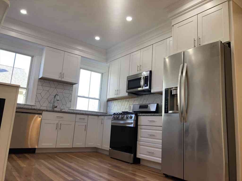 Apartment For Rent - 62 Thomas Street #2<br/> New Bedford, MA 02740
