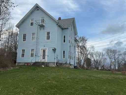 Apartment For Rent - 352 Main #3<br/> Dighton, MA 02715