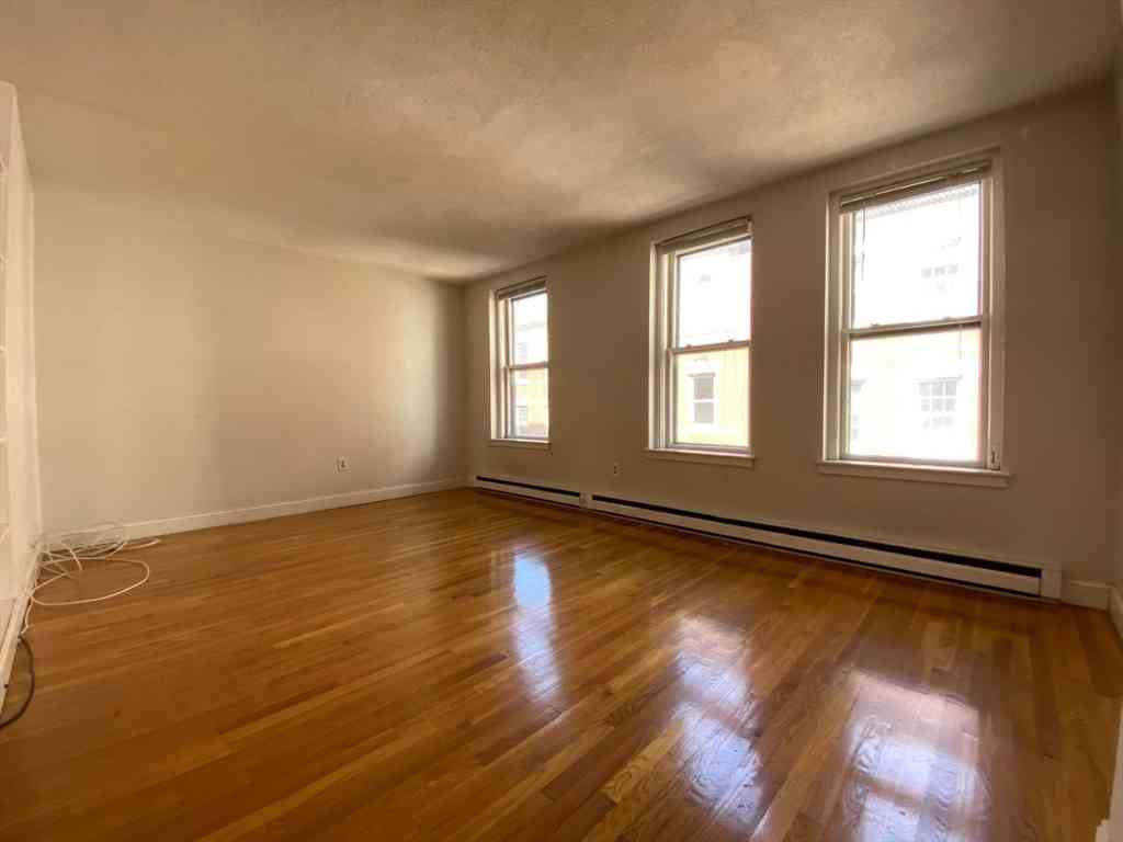 Apartment For Rent - 14 Cooper Street #302<br/> Boston, MA 02113