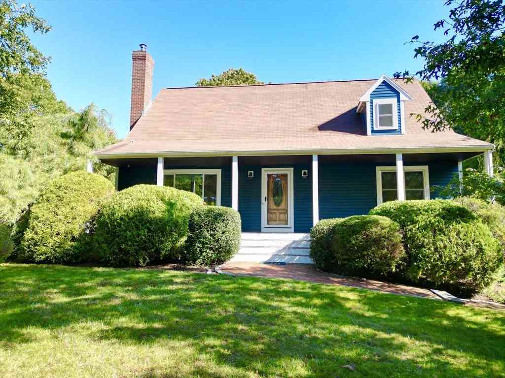 Homes For Sale - 128 Pine Mountain Dr<br/> Plymouth, MA 02360